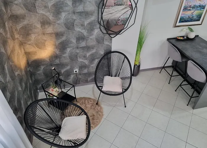 Apartment Onlystudio With Free Parking