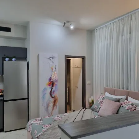 Onlystudio With Free Parking Apartmán